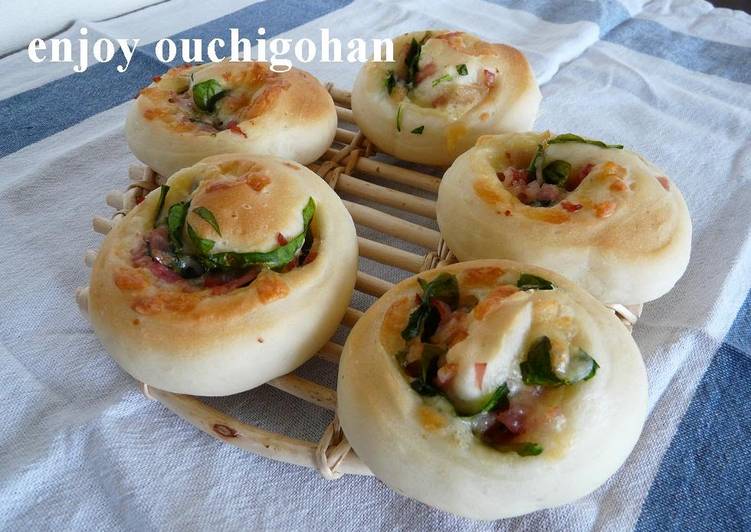 Bacon, Spinach, and Cheese Rolls
