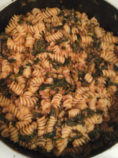 A picture of Minced beef and spinach pasta.