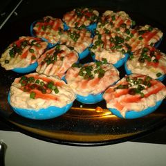A picture of fun eggs. Huevos divertidos..
