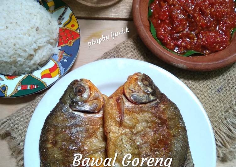 Langkah Mudah untuk Menyiapkan Bawal goreng Sambel trasi, Bisa Manjain Lidah