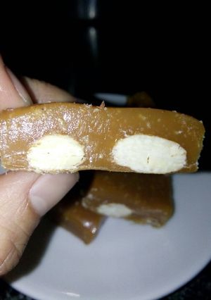 Hình của món Kẹo caramel hạnh nhân.