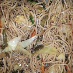 A picture of AMIEs PANCIT CANTON.