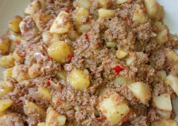 Easiest Way to Prepare Gordon Ramsay Potatoes n mince meat