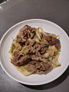 A picture of Leeks with Beef Slices.
