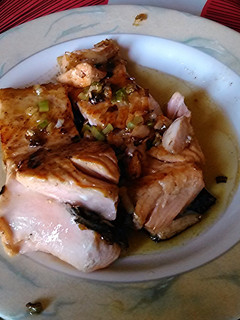 A picture of Easy salmon with chives.