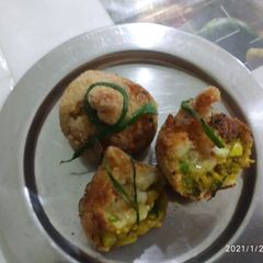 A picture of Bread Potli Samosa.