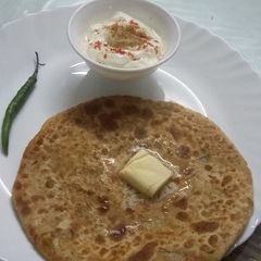 Stuffed aloo pyaz ka paratha A picture of Stuffed aloo pyaz ka paratha.
