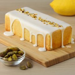 A picture of Lemon Cream Cheese Pound Cake.