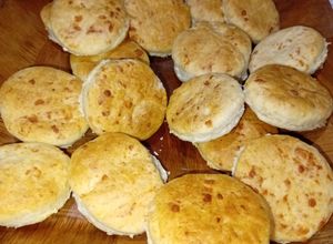 Una foto de Scones de queso 🧀
