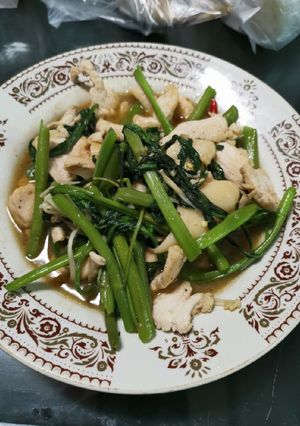 รูปของ ผัดผักบุ้งไก่เห็ดเข็มทอง
