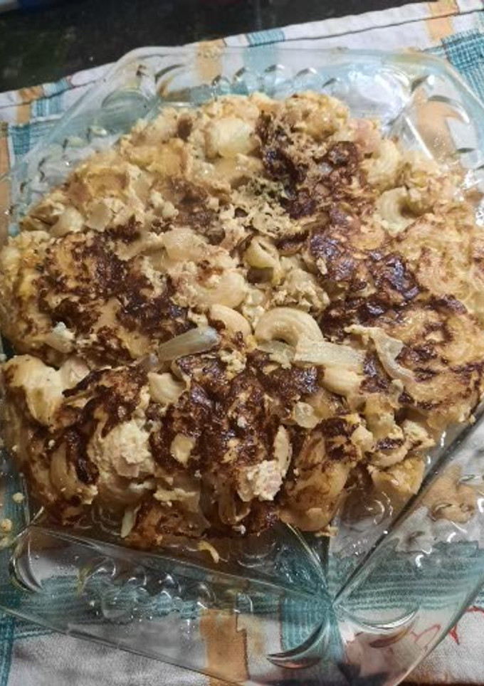 Una foto de Tortilla con fideos coditos