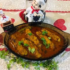 A picture of Chicken 🐔 seekh kabab curry.