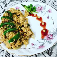 A picture of White egg bhurji.