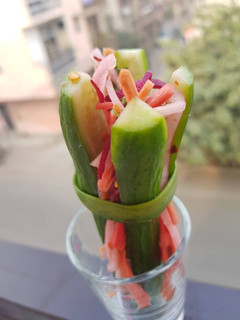 A picture of Stuffed cucumber salad.