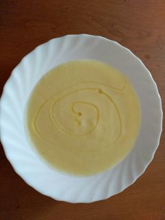 Una foto de Crema de calabacín con quesitos