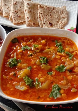 लौकी चने की दाल (Lauki chana dal recipe in hindi) रेसिपी मुख्य फोटो