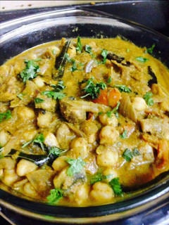 மஸ்ரூம் கொண்டைகடலை குழம்பு (Mushroom Kondakadalai kulambu Recipe in tamil) செய்முறை முக்கிய புகைப்படம்