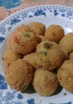 Foto resep NASI KEPAL Crispy Ekonomis (bola bola nasi)