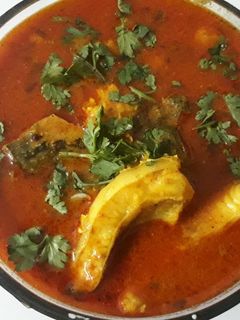 फिश करी (fish curry recipe in marathi) रेसिपी चे मुख्य फोटो