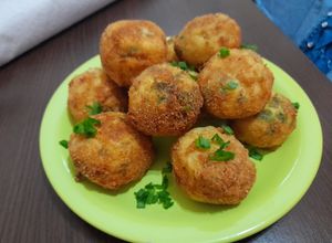 Una foto de Bombas de papa 🥔 rellenas de queso 🧀