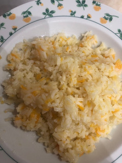 Una foto de Arroz graneado con zanahoria y ajo
