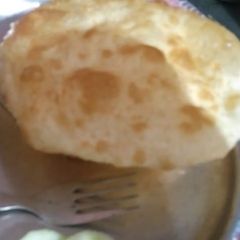 A picture of Bhature.