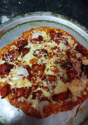 A picture of Chicken 65 pizza.