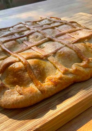 Una foto de Empanada rellena con masa casera