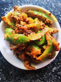 इंस्टेंट कैप्सिकम अचार (Instant capsicum achar recipe in Hindi) रेसिपी मुख्य फोटो