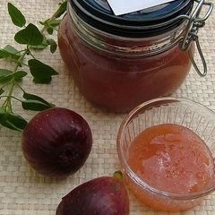 A picture of Fig Jam.