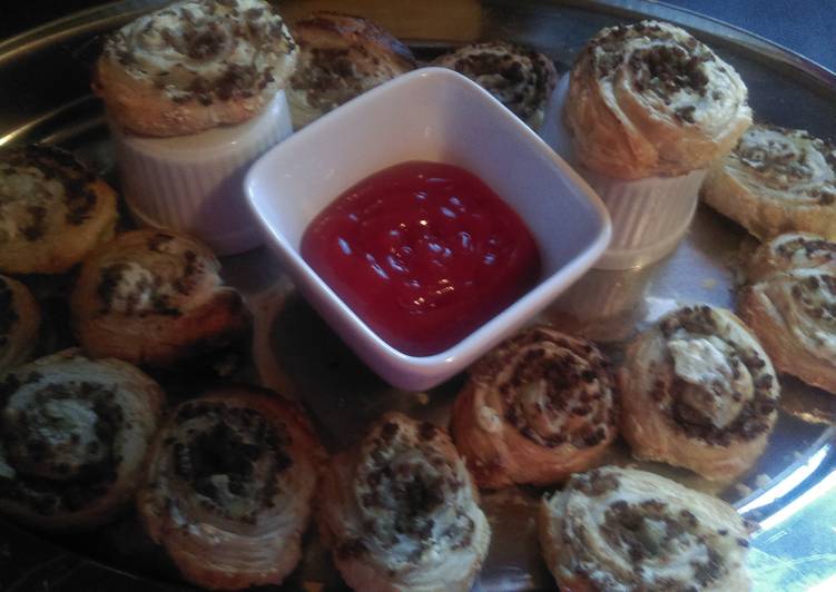 Recipe of Homemade Mandys cheesy burger pinwheel