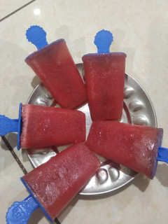 તરબુચ ની કુલ્ફી (Watermelon kulfi recipe in gujarati) રેસીપી મુખ્ય ફોટો