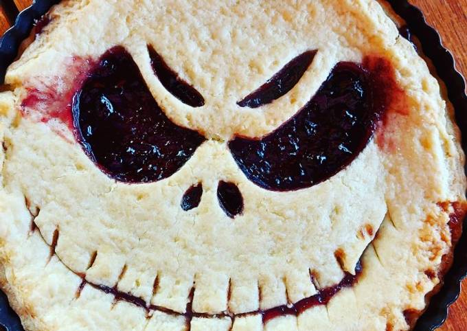 Crostata con frolla senza uova Jackson skellington ai mirtilli