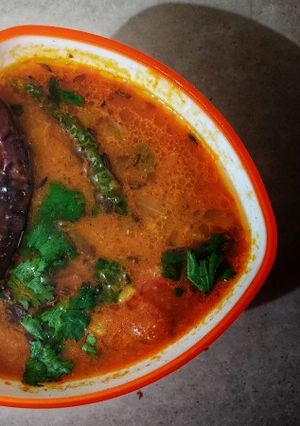 લસણ વાળી ત્રેવટી દાળ (Garlic Trevti Dal Recipe In Gujarati) રેસીપી મુખ્ય ફોટો