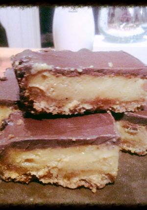 A picture of Chocolate caramel slice.