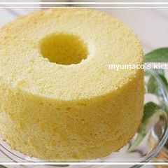 A picture of Plain Chiffon Cake.