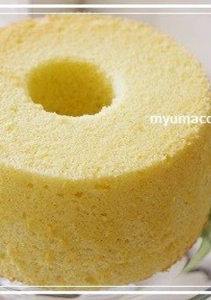 A picture of Plain Chiffon Cake.