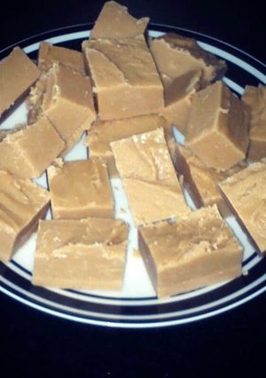 A picture of Bailey's and white chocolate fudge.