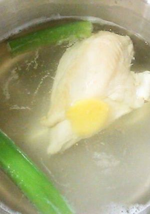 A picture of How to Cook Moist Chicken Breast for Boiled Chicken.