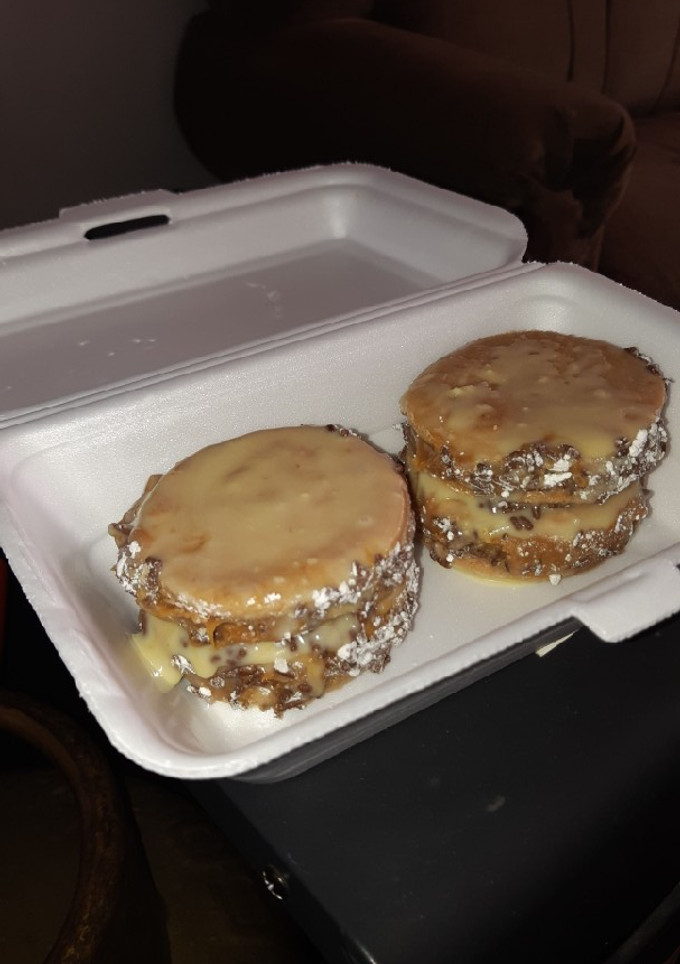 Una foto de Alfajores de dulce de leche y chocolate