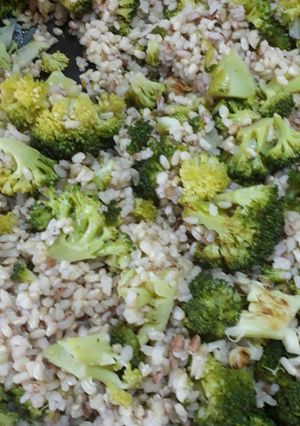 Una foto de Tarta con sobrantes de brócoli cocido y yamaní