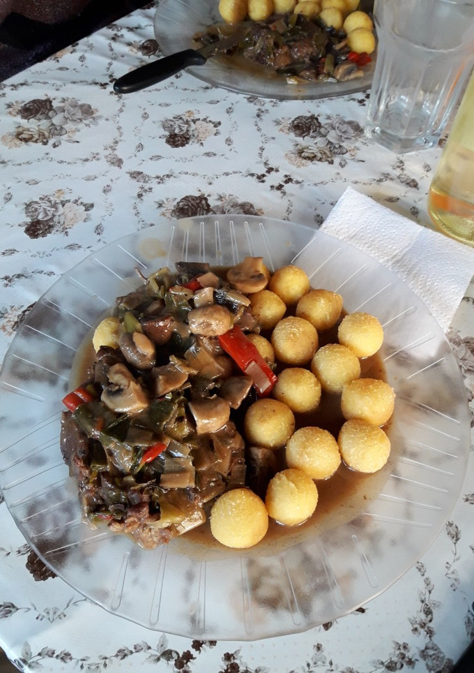 Una foto de Lomo al champiñón