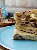 Fudge de chocolate blanco con pistachos y arándanos (turrón)