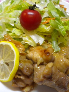 A picture of Pan-fried Chicken Thigh with Honey and Lemon Juice.