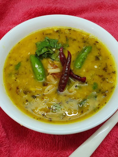 A picture of Roasted Tur Dal with Garlic.