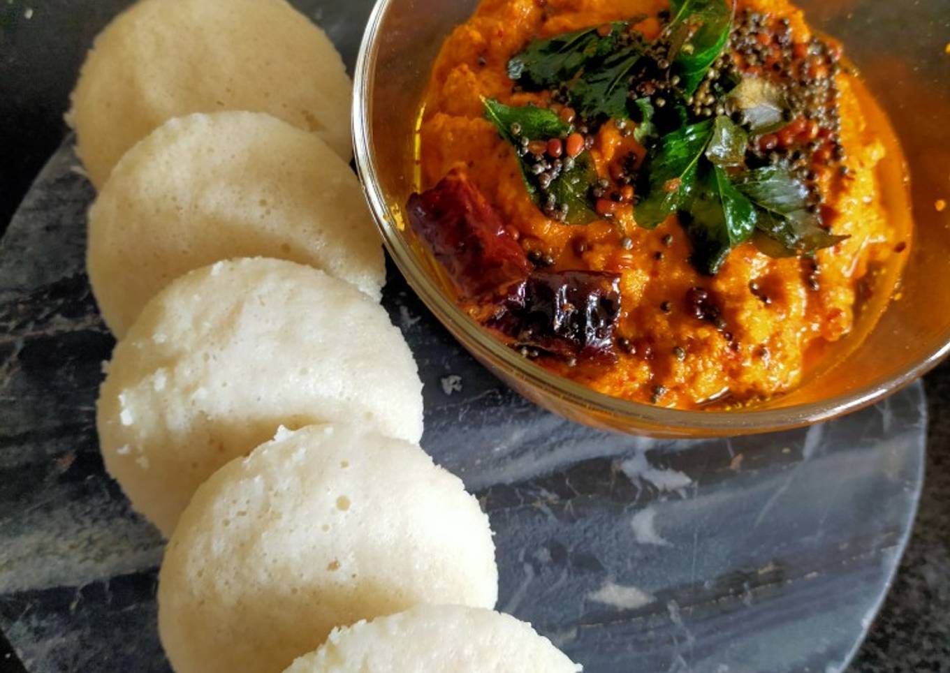 Idli-Coconut Chuteny