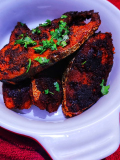 मसालेदार सुरमई फ्राय (surmai fry recipe in marathi) रेसिपी चे मुख्य फोटो