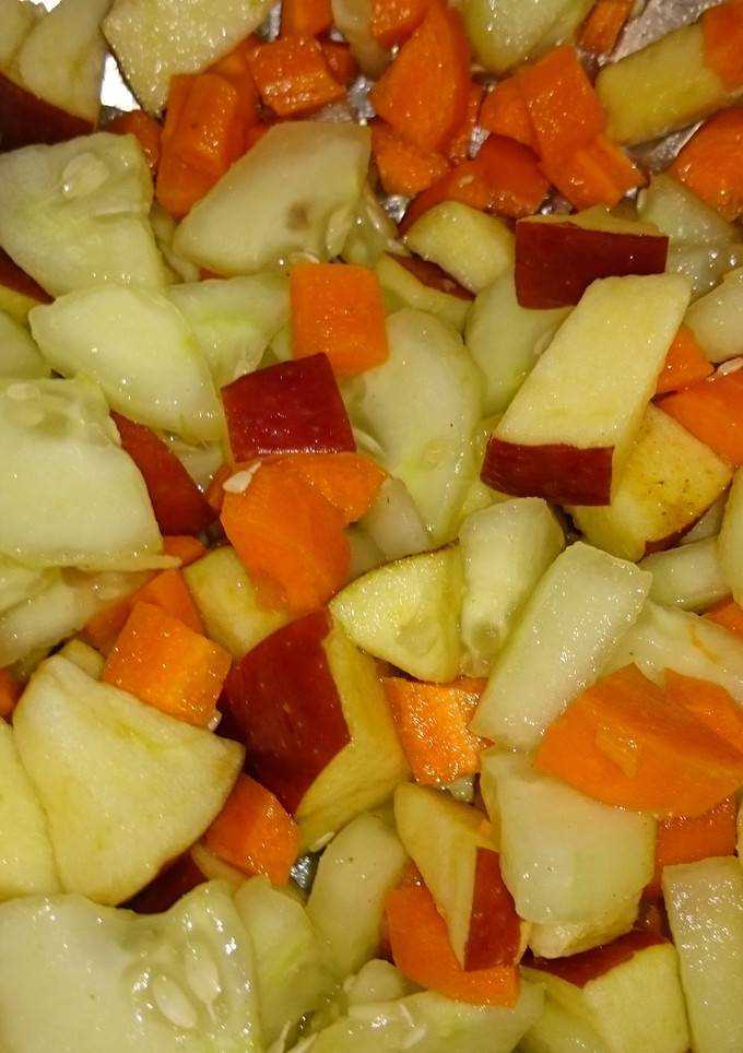 A picture of Cucumber Carrot Salad.