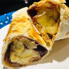 A picture of Banana 🍌 Peanut Butter 🥜 Jelly Snack.