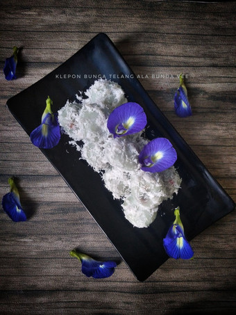 Langkah Mudah untuk Menyiapkan Klepon Bunga telang Istimewa